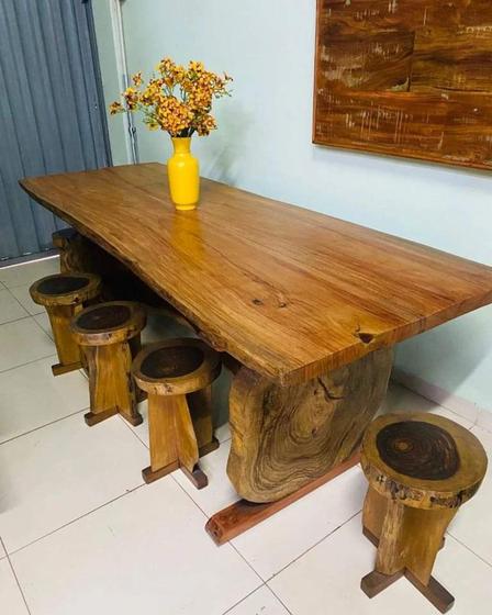 Imagem de Mesa com banquinho de canafístula e Angico