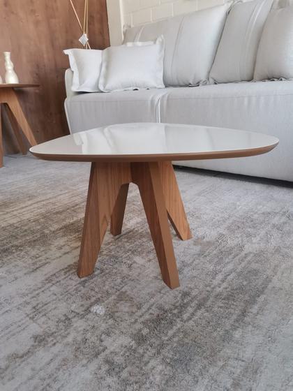 Imagem de Mesa de Centro em formato Orgânico Freijó com Offwhite TB613