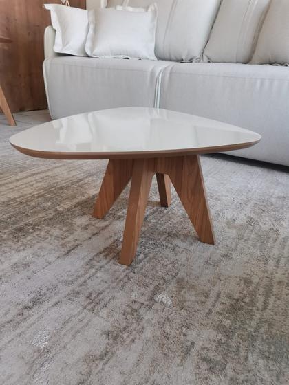 Imagem de Mesa de Centro Formato Orgânico Freijó Offwhite