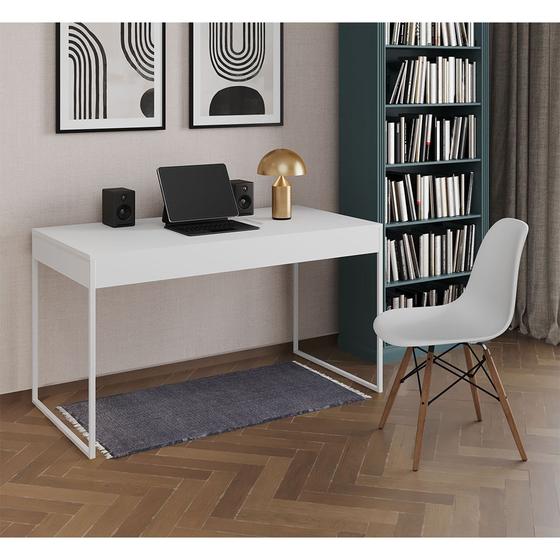 Imagem de Mesa de Escritório Industrial Malta Branca 137x53cm Base Ferro Branco com 1 Cadeira Branca Eames Eif