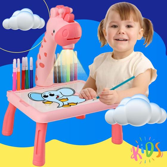 Imagem de Mesinha Girafa Com Projetor De Desenho Interativo Infantil Lousa Mágica Mesa Girafinha de Brinquedo para Desenhar Pintar de Criança Rosa