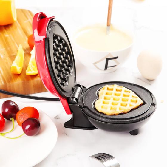 Imagem de Mini Criador De Waffles de Coração Elétrico Automático Café da Manhã Fácil