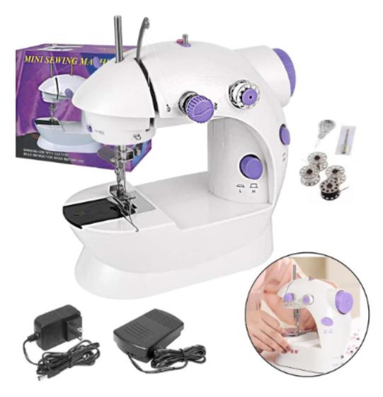 Conjunto completo da mini máquina de costura incluindo pedal, fonte de energia, bobinas e embalagem