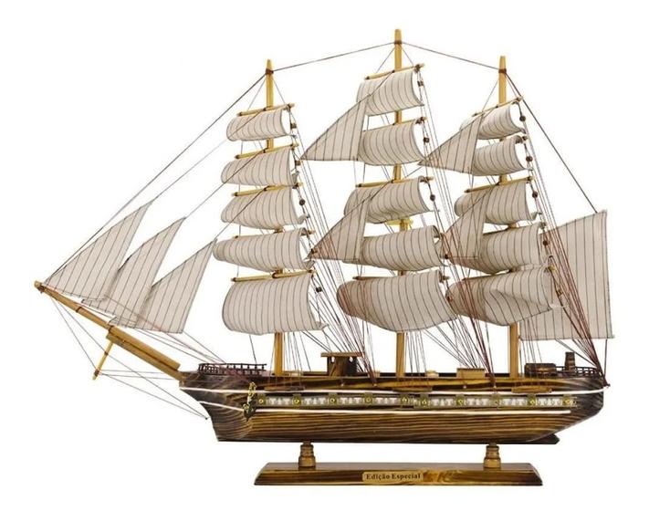 Imagem de Miniatura Barco Navio Veleiro Casco Madeira Canhões 61x11x78cm