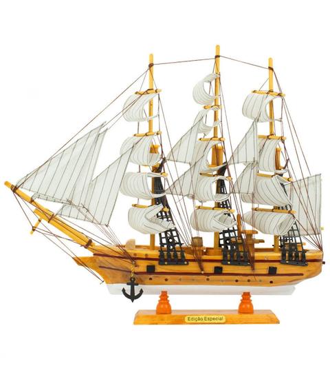 Imagem de Miniatura Barco Navio Veleiro Madeira Base Branco 38x6x43cm