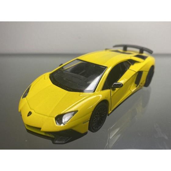 Imagem de Miniatura Lambor  Aventador SV Coupé 2015 RMZ City 1/36 Metal  amarelo