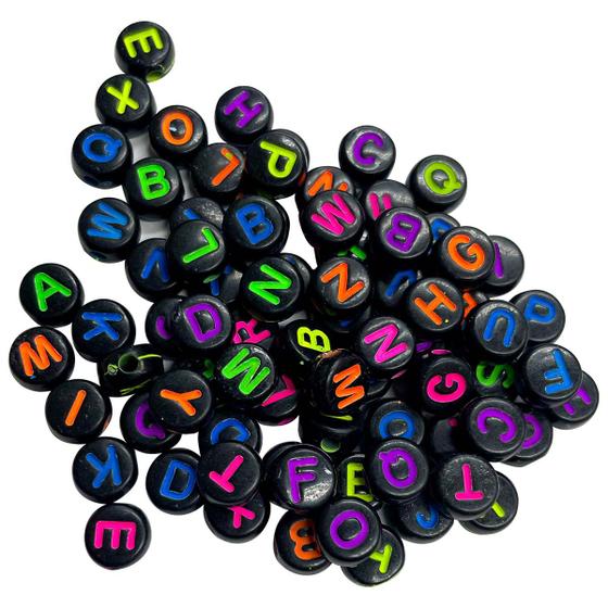 Imagem de Missangas entremeio letras redondas diversos modelos para criar em geral aprox.500 peças