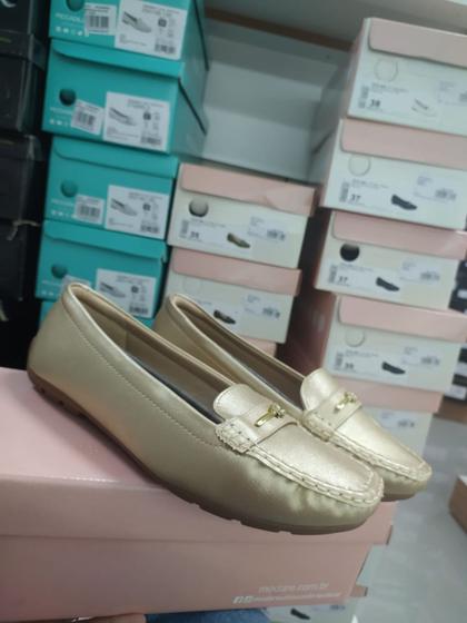 Mocassim metalizado dourado Modare Imagem de Mocassim metalizado dourado Modare