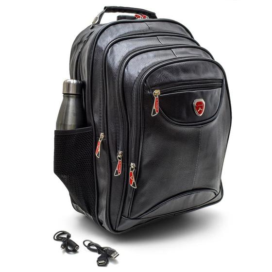 Imagem de Mochila Preta em material sintético com USB e Saída para Fone