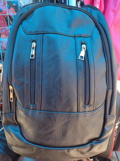 Imagem de Mochila preta em PU
