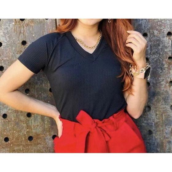 Imagem de Moda blusa canelada básica gola v manga curta