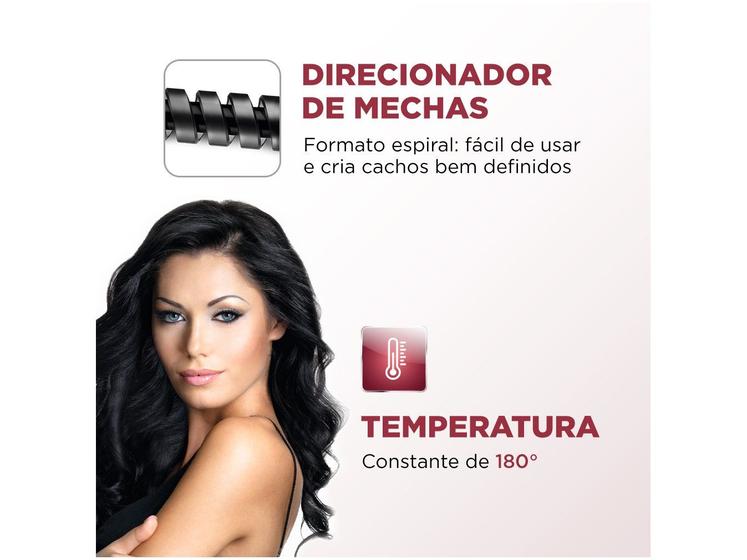 Demonstração do direcionador de mechas espiral e modelo com cabelo cacheado