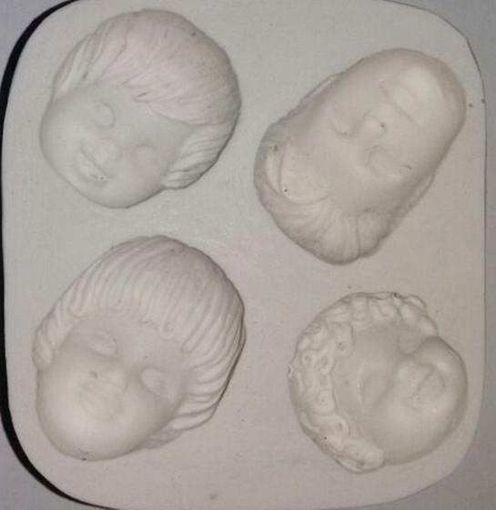 Imagem de Molde De Silicone 4 Cabeças Família Confeitaria E Biscuit