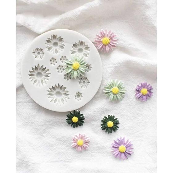 Imagem de Molde de Silicone Micro Margaridas Florezinhas Mini para Apliques pequenos para Artesanato e Confeitaria