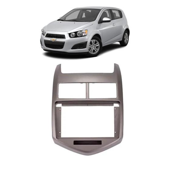 Imagem de Moldura  9" chevrolet sonic 2012 a 2014 cinza