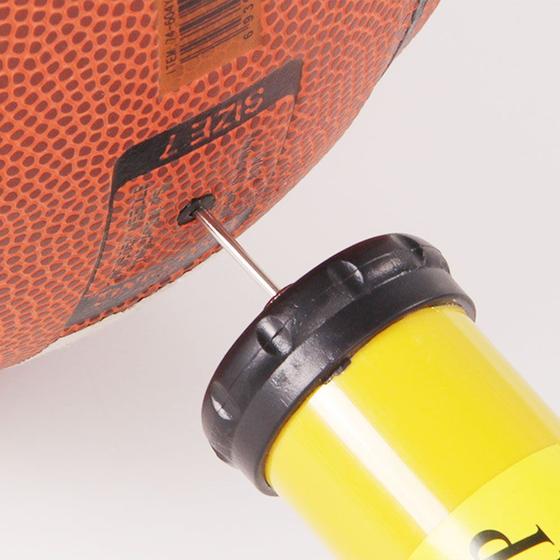 Imagem de Não deixe que inflar bolas com uma bomba comum atrapalhe a diversão. Experimente a nossa bomba de ar com bico fino e enc