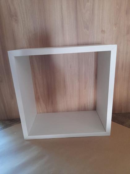 Imagem de Nicho 30x30x15 decorativo em MDF branco sem fundo.