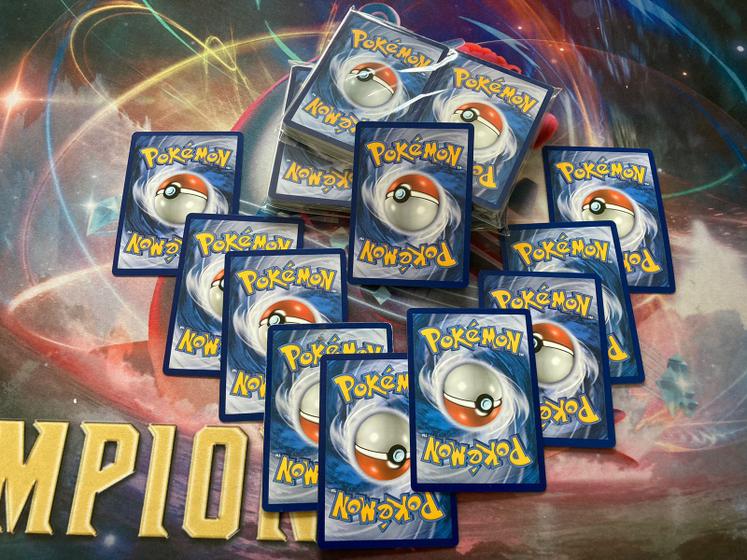 Imagem de ORIGINAL - Lotes até 100 cartas Pokemon + até 5 Cartas BRILHANTES ESCOLHA A SUA VARIAÇÂO
