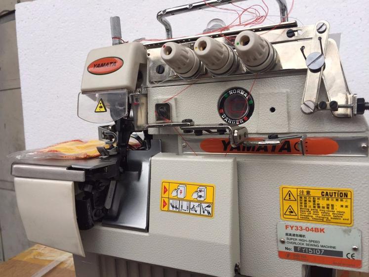 Imagem de Overlock C/ Correntinha( Bk) Yamata + Led