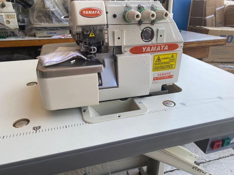 Overlock Industrial Yamata Fy33 +LED+PANO DE PRATO Máquina de Costura