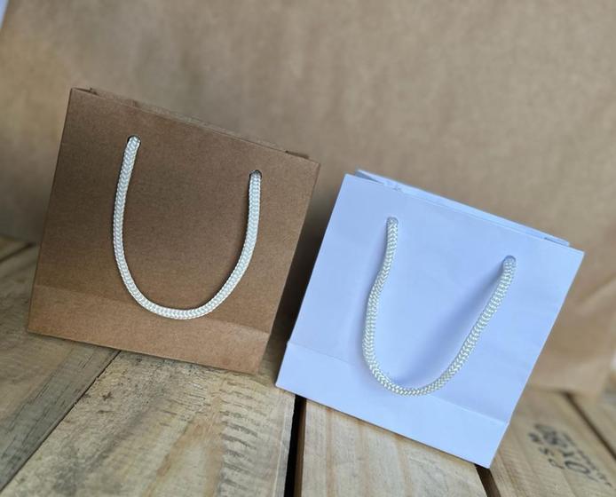 Imagem de Pacote com 10 Sacolas de Papel 12x12x5cm  para bijouterias e semi joias