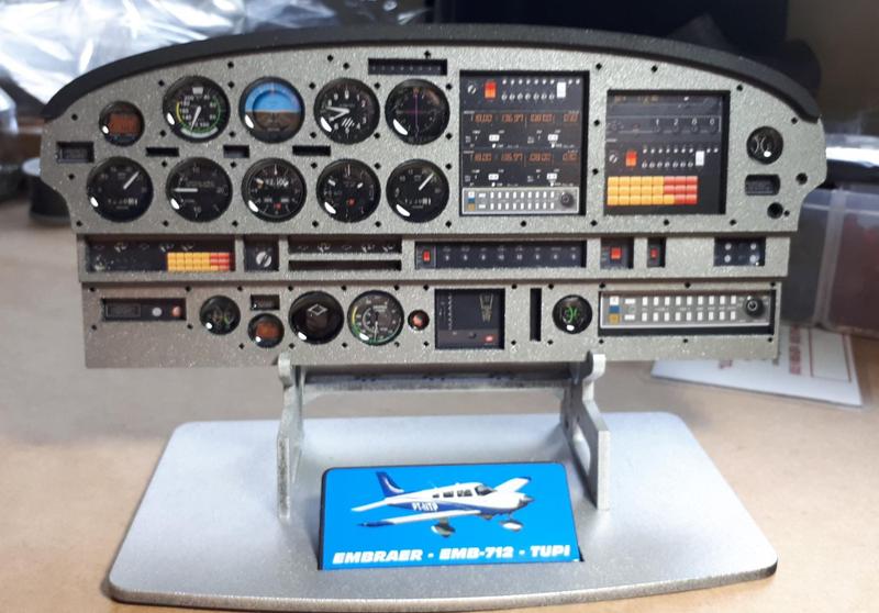 Painel Decorativo Simulando Instrumentos Aviao Embraer Tupi - Born to ...