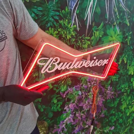 Painel Neon Led Budweiser C/ Acrílico Transparente 50cm X 20cm C Controle - by hands decor Imagem de Painel Neon Led Budweiser C/ Acrílico Transparente 50cm X 20cm C Controle