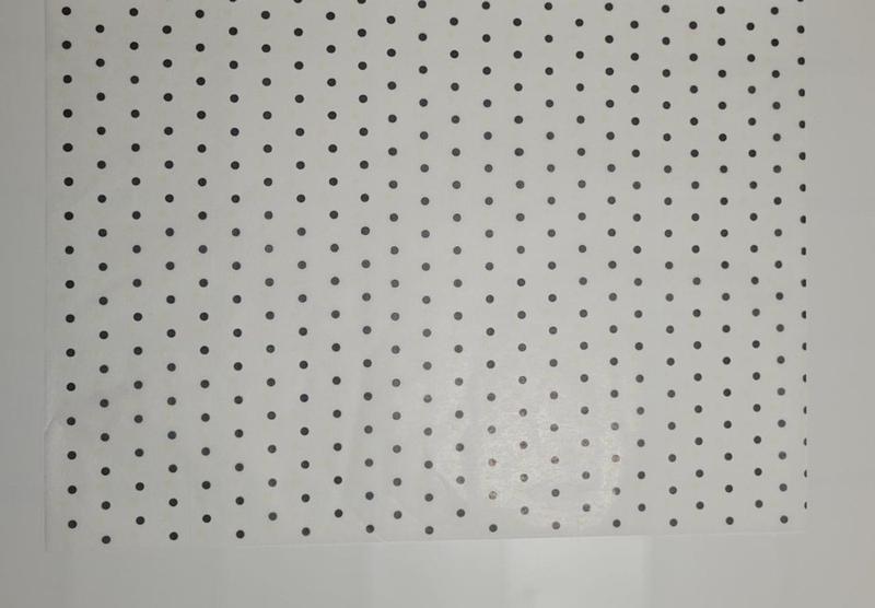 Imagem de Papel de Seda Estampado Poá Branco com Bolinhas Pretas 50x70 cm  - Pacote C/50 Unidades