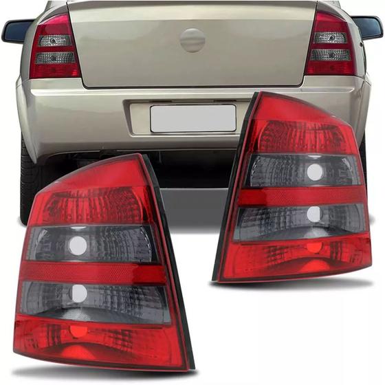 Par Lanterna Traseira Astra Hatch 2003 2004 2005 2006 2007 2008 2009 2010 2011 2012 Bicolor Fumê Menor preço em Par Lanterna Traseira Astra Hatch 2003 2004 2005 2006 2007 2008 2009 2010 2011 2012 Bicolor Fumê