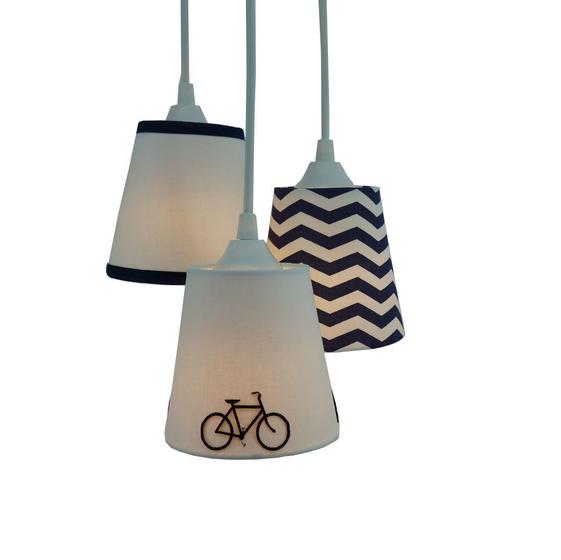Pendente Bicicleta Chevron Crie Casa Azul Marinho e Branco Imagem de Pendente Bicicleta Chevron Crie Casa Azul Marinho e Branco