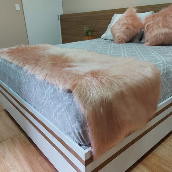 Imagem de Peseira Decorativa Cama Queen Casal Pelúcia Pelo Alto - 2,00X0,50 M