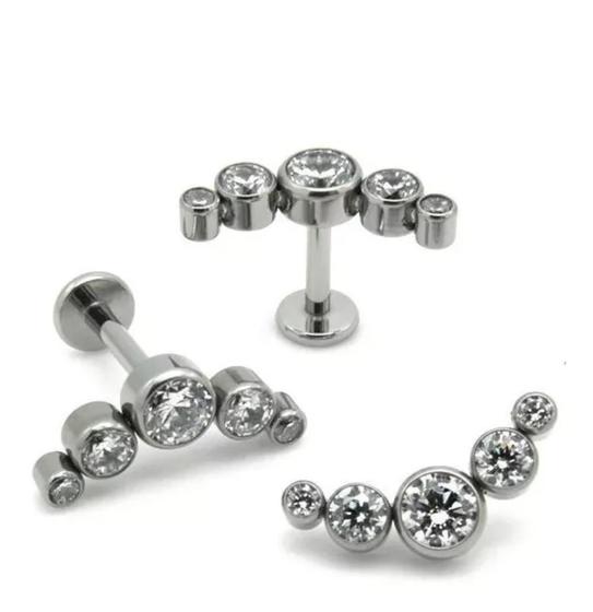 Imagem de Piercing Para Orelha Cluster Com Pedra Titânio