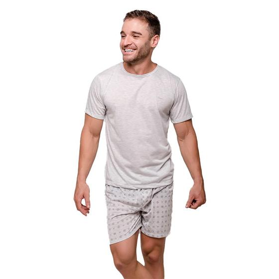 Imagem de Pijama Masculino Diones com Camiseta Lisa e Shorts Estampado