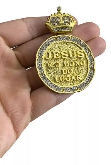 Imagem de Pingente Jesus É O Dono Banhado A Ouro 18K Personalizado