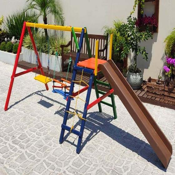 Imagem de Playground Com 2 Balanços + Parede De Escalada De Madeira Móveis Rústicos Bv Magazine
