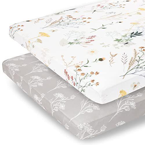 Imagem de Pobibaby - 2 Pack Premium Pack N Play Sheets Equipados para Pacote Padrão e Peças e Mini Berços - Malha de Camisa Ultra-Macia, Padrão Floral Elegante, Seguro e Confortável para Bebê (Flor Selvagem)