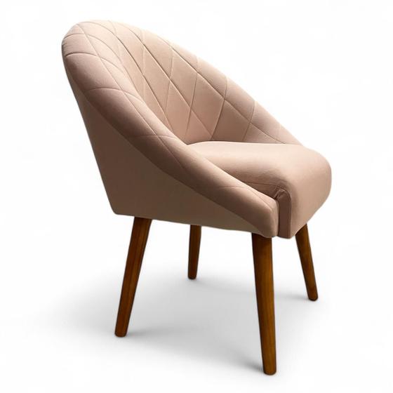 Imagem de Poltrona Decorativa Bela Para Sala de Estar Quarto Recepção com Encosto Arredondado e Costura Geométrica
