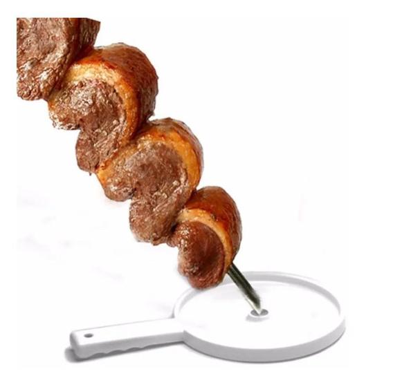 Porta espeto para servir churrasco com pega pingo serve bem branco - AND Menor preço em Porta espeto para servir churrasco com pega pingo serve bem branco - AND