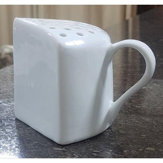 Imagem de Porta Queijo ralado de Mesa, formato queijo - Porcelana Branca