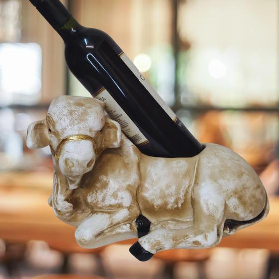 Imagem de Porta Vinho Boi: Uma peça  funcional para os amantes de vinho!