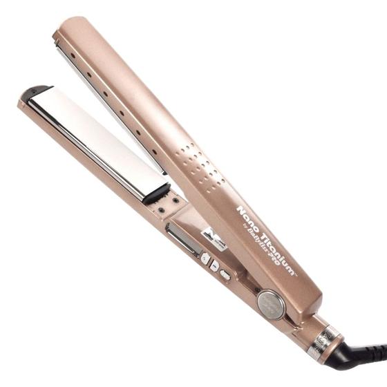 Prancha/ Chapinha Babyliss Pro Nano Titanium para progressiva/ para alisar - Rose Gold 1 ¹/4 450ºF (230ºC) Original By Roger Menor preço em Prancha/ Chapinha Babyliss Pro Nano Titanium para progressiva/ para alisar - Rose Gold 1 ¹/4 450ºF (230ºC) Original By Roger