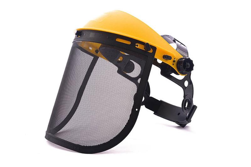 Imagem de Protetor facial telado para roçadeira malha de aço com ajuste de catraca Camper