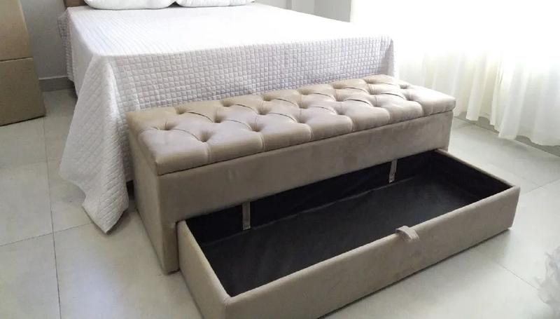 Puf Baú (Sapateiro) Com Gaveta Queen 160x50x45cm Bege - Tecido Em Veludo Suede Liso Menor preço em Puf Baú (Sapateiro) Com Gaveta Queen 160x50x45cm Bege - Tecido Em Veludo Suede Liso