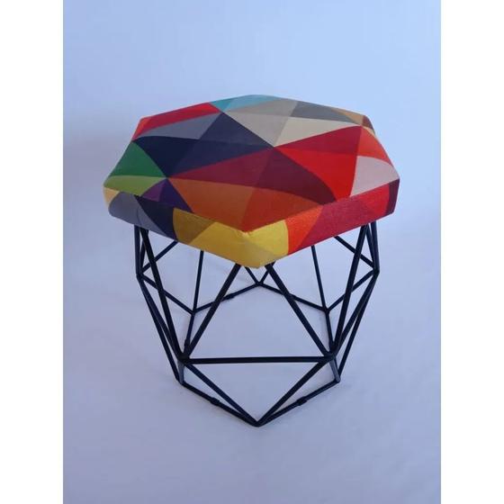 Imagem de Puff Decorativo Aramado Hexagonal Triângulo Colorido