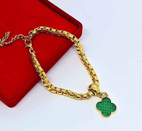 Imagem de Pulseira Bracelete Corrente Elos veneziana Grossa Folheado a Ouro Dourado com Pingente Flor Trevo Verde Luxo