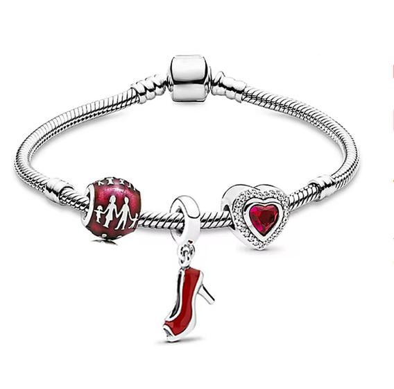 Imagem de Pulseira com Berloques de Coração e Sapatinho Vermelho