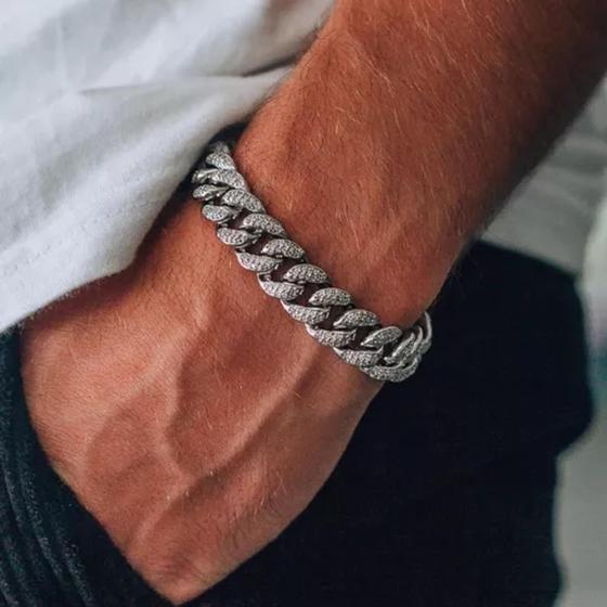 Imagem de Pulseira cravejada com brilhantes de zigornia