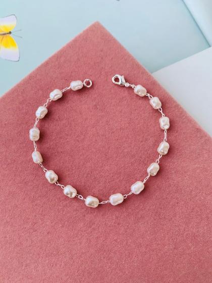 Pulseira de pérolas orgânicas barrocas em Semi Joia Prata 925 Verniz Diamond - Dondocas.Bijus Imagem de Pulseira de pérolas orgânicas barrocas em Semi Joia Prata 925 Verniz Diamond