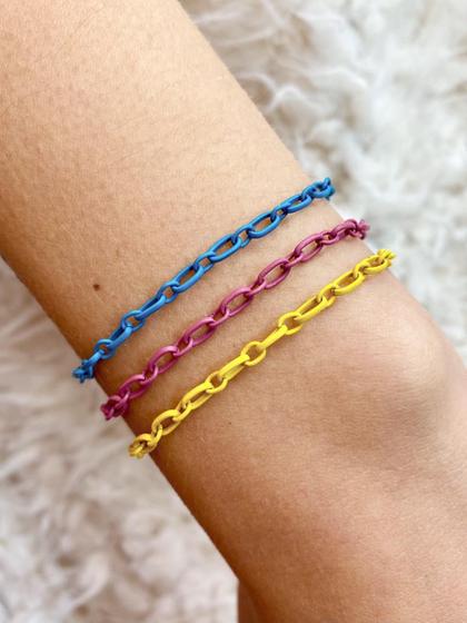 Imagem de Pulseiras Coloridas deliciadas pintadas nas cores Azul Rosa Amarelo