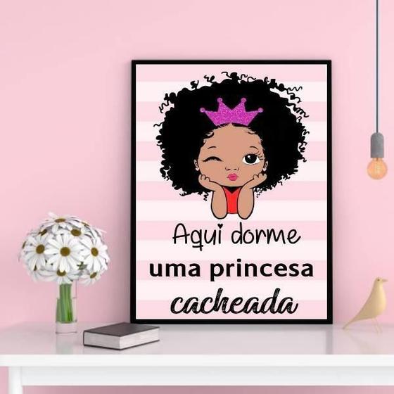 Imagem de Quadro Aqui Dorme Uma Princesa Cacheada 33X24 Madeira Preta